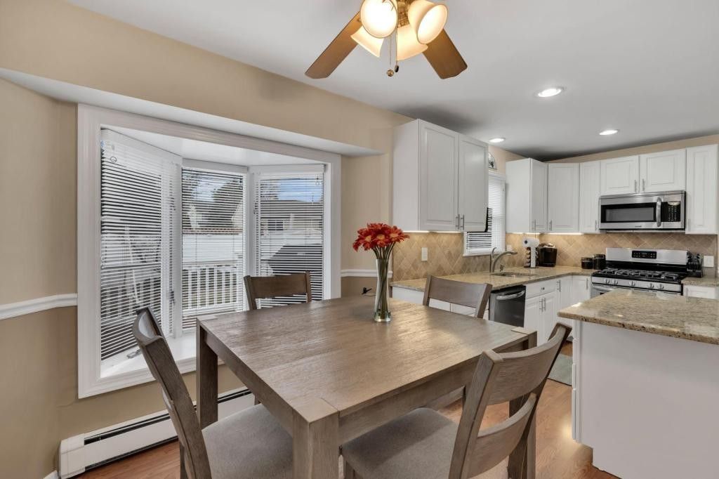 184 11th St - Photo 2 of 26