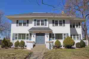 featured image of 600 E 21st St #4