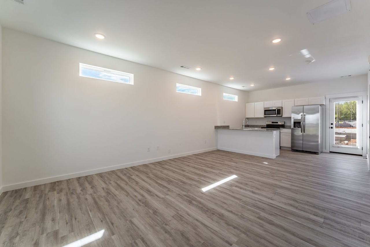 1101 Kentucky Ave - Photo 3 of 19