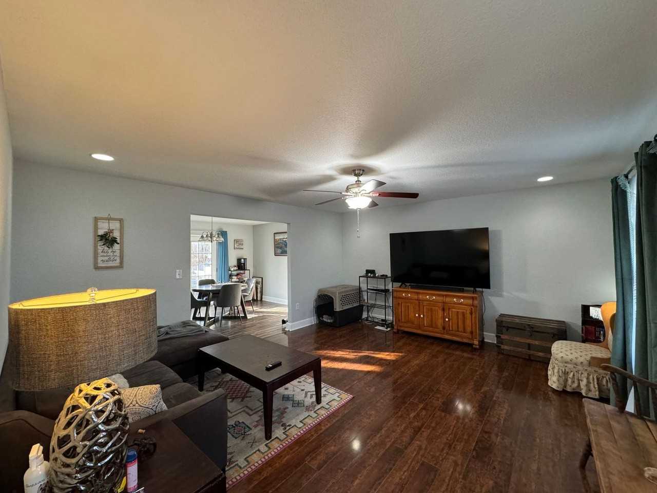 1403 Lead St - Photo 4 of 15