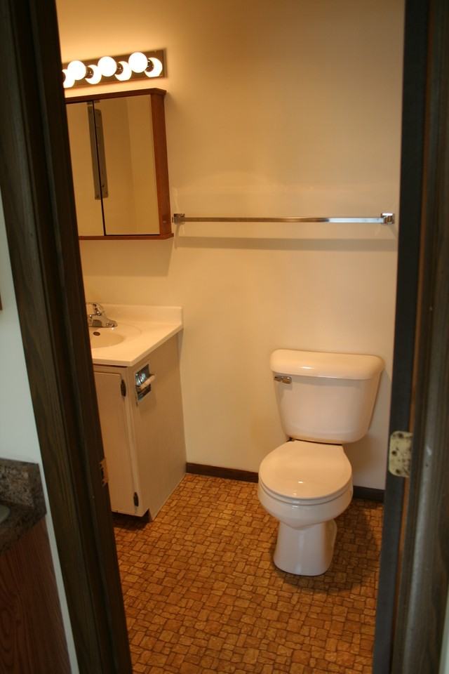 1000 W Ridge St Apt's - Photo 4 of 8