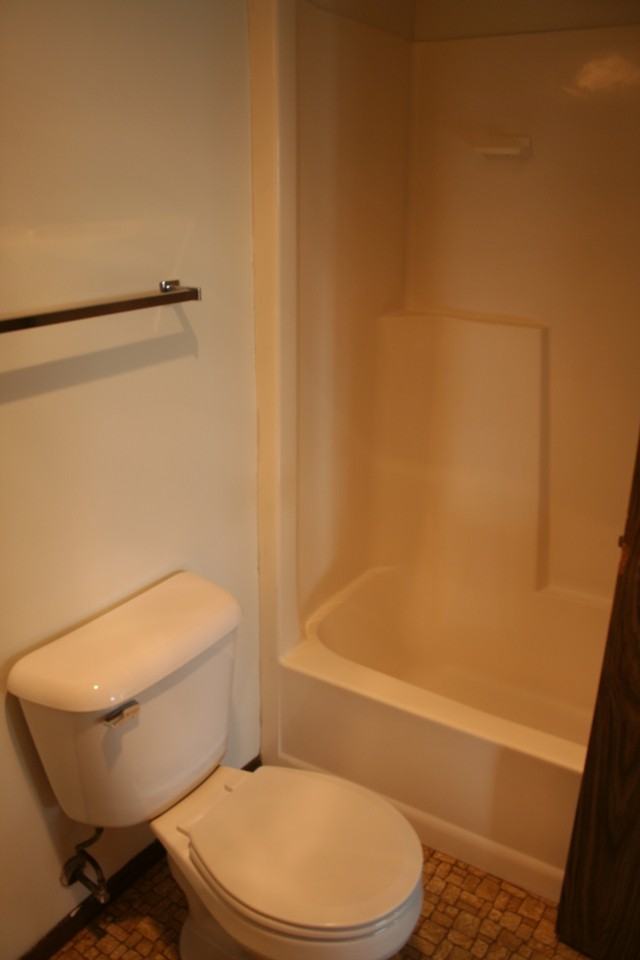 1000 W Ridge St Apt's - Photo 5 of 8