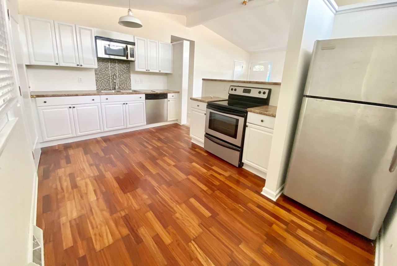 3106 Canterbury St - Photo 3 of 12