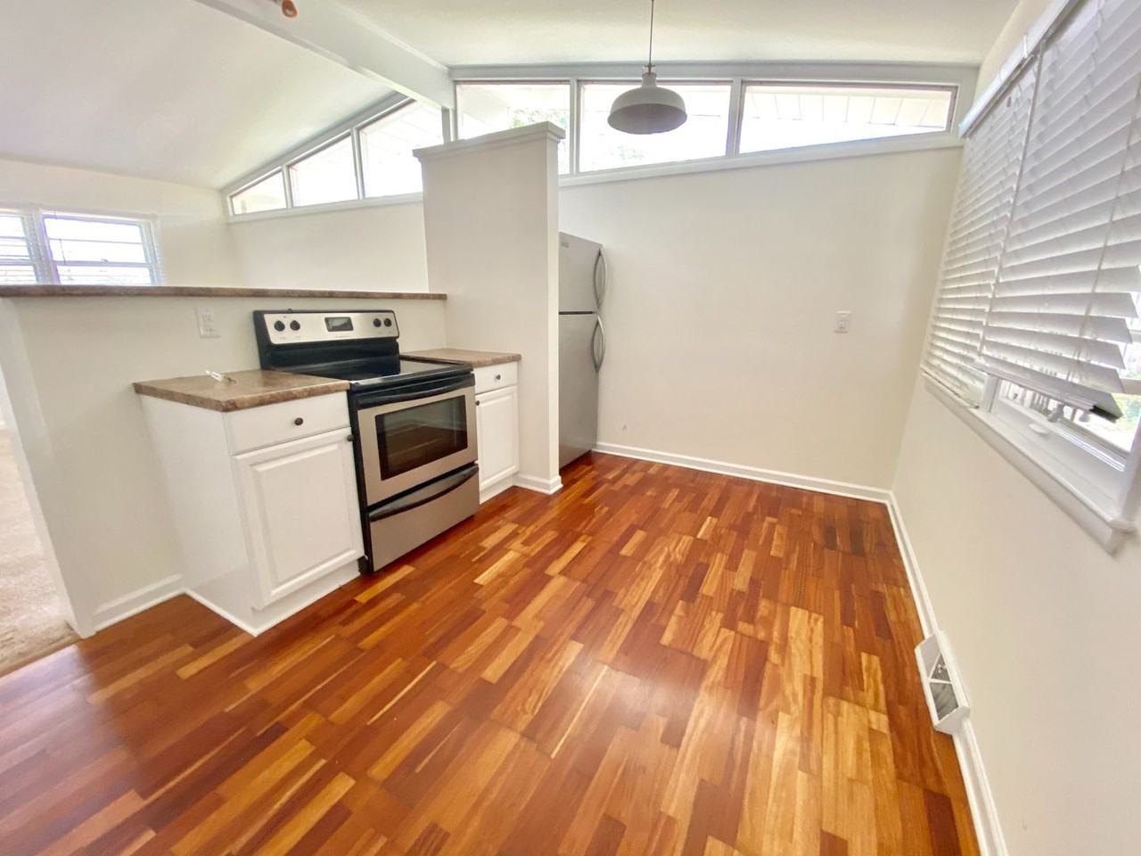 3106 Canterbury St - Photo 5 of 12