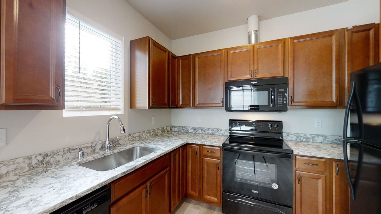 7427 S D St - Photo 3 of 14