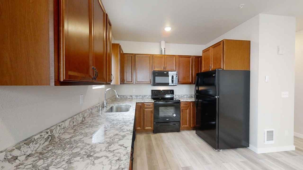 7427 S D St - Photo 4 of 14