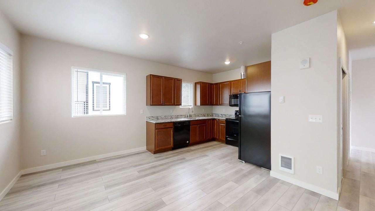 7427 S D St - Photo 6 of 14