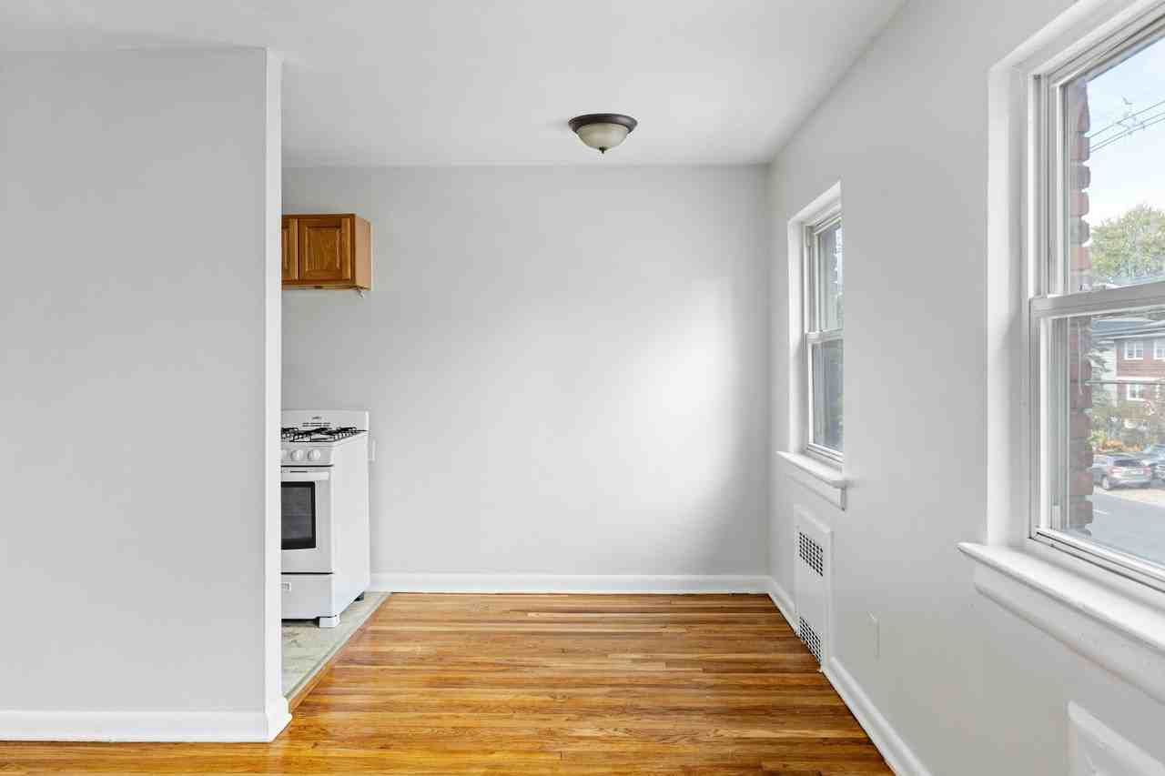 Morris Ave Apartments - Photo 5 of 12