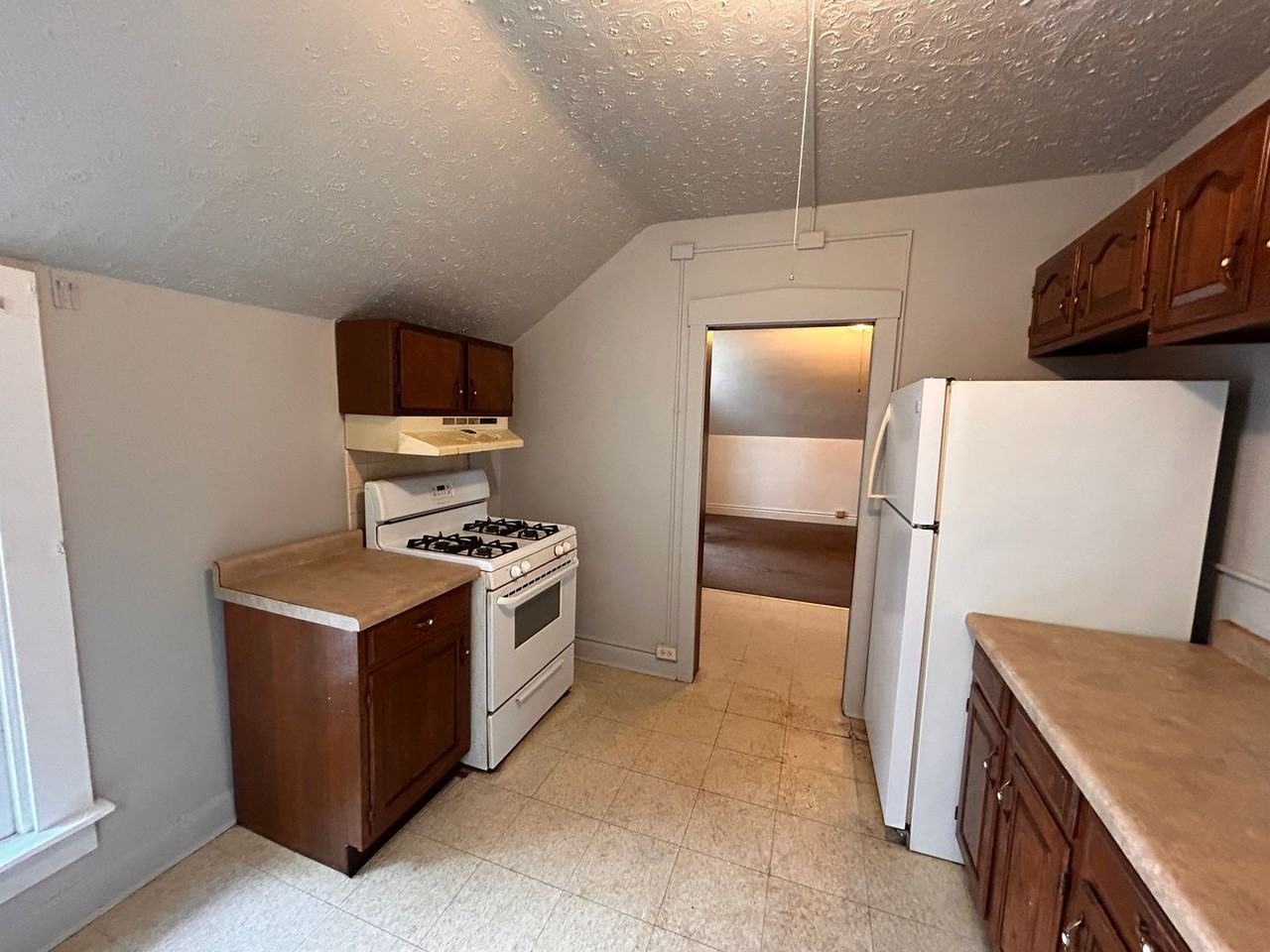 JCM 1458 W. 3rd St. - Photo 2 of 8