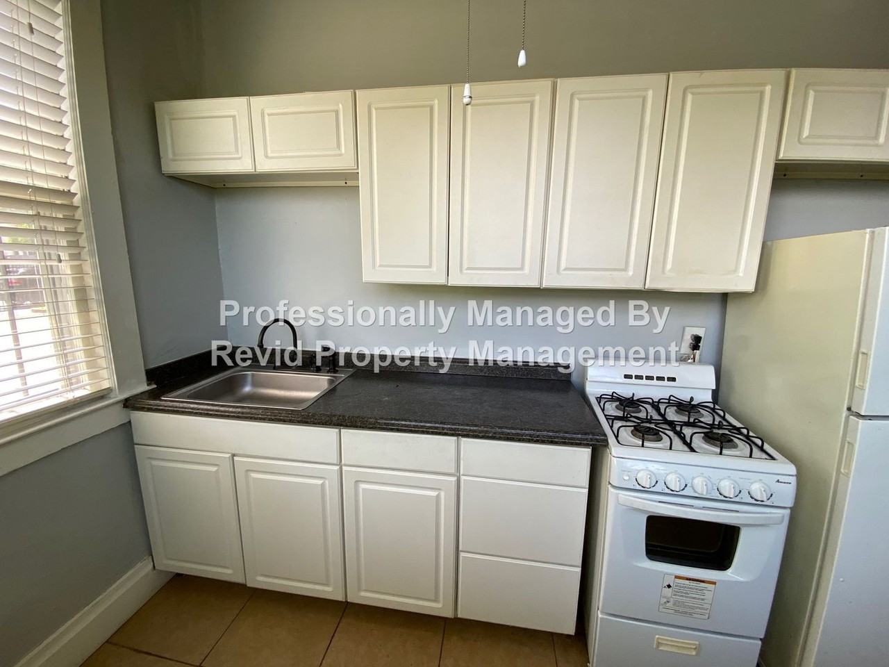 1435 Madison Ave #6 - Photo 7 of 11