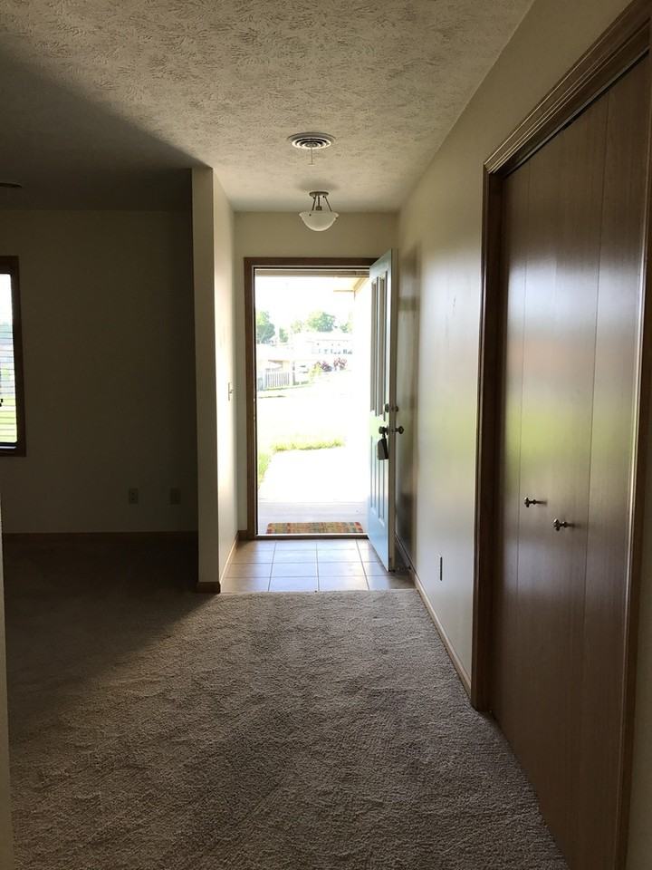 206 William Dr - Photo 2 of 17