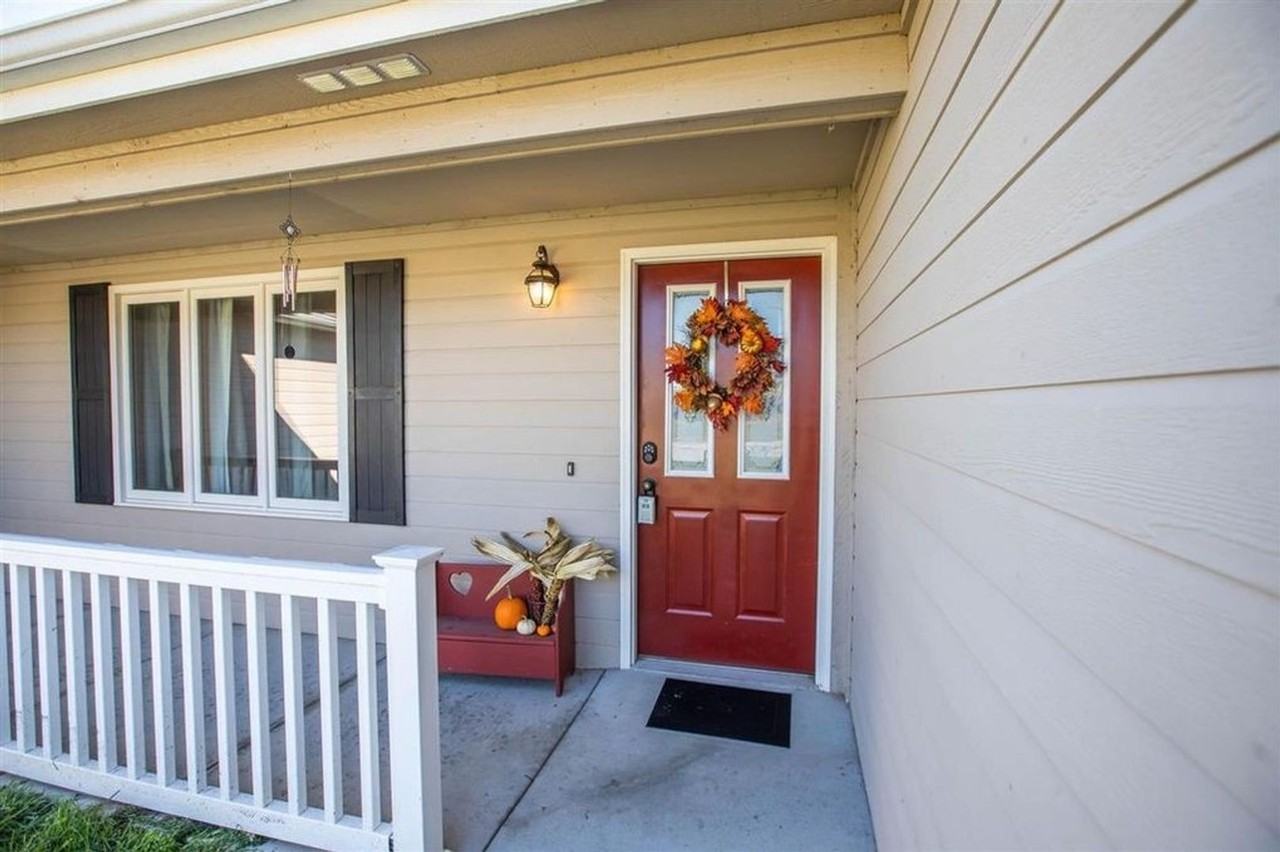 216 William Dr - Photo 2 of 17