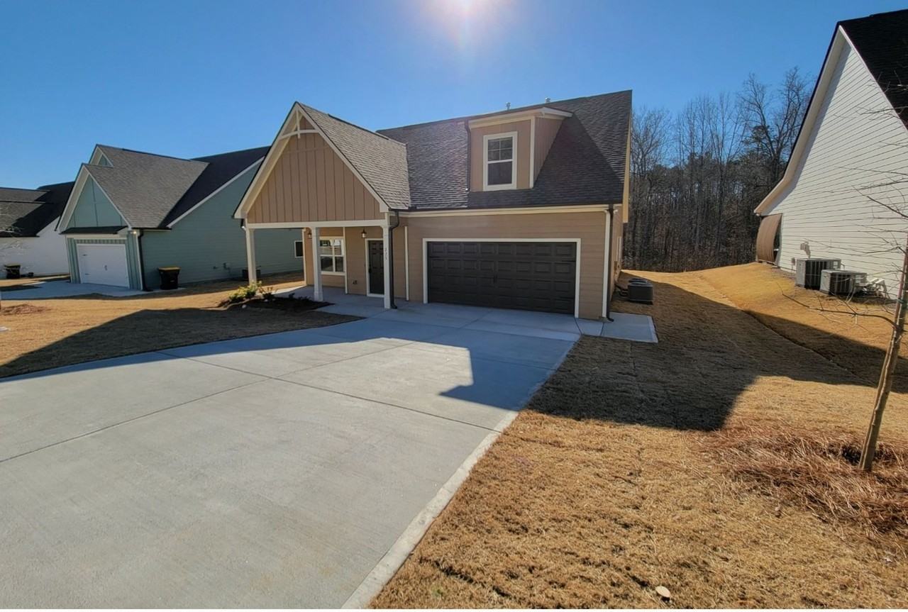 275 Southridge - Photo 3 of 37