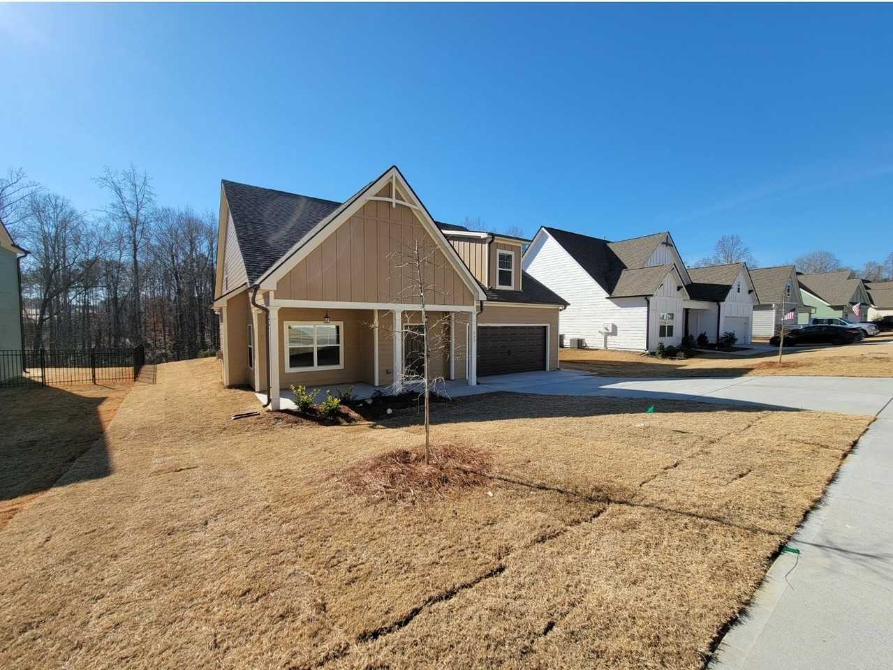 275 Southridge - Photo 4 of 37