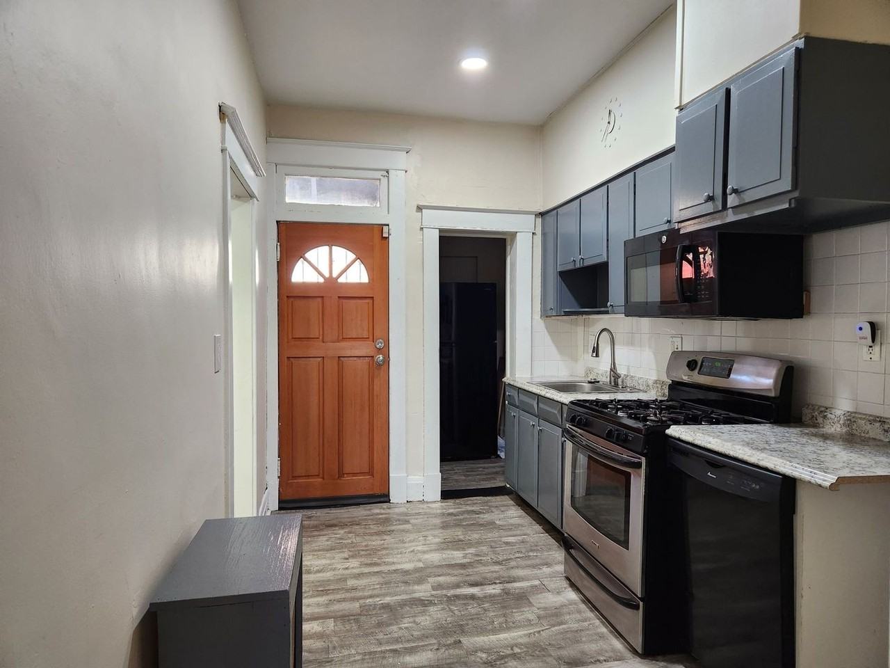 3230 Presstman St - Photo 3 of 12