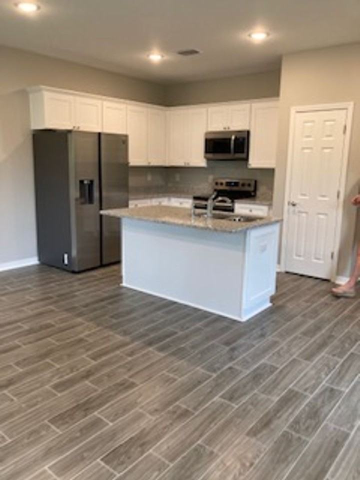 1833 Balboa Ave - Photo 7 of 31