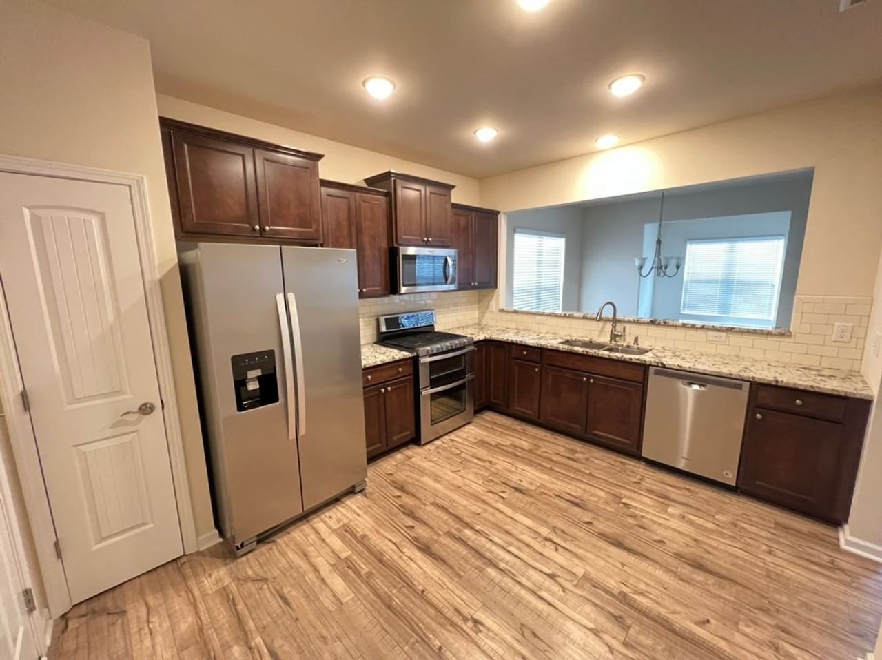 1012 Saffron Loop - Photo 2 of 20