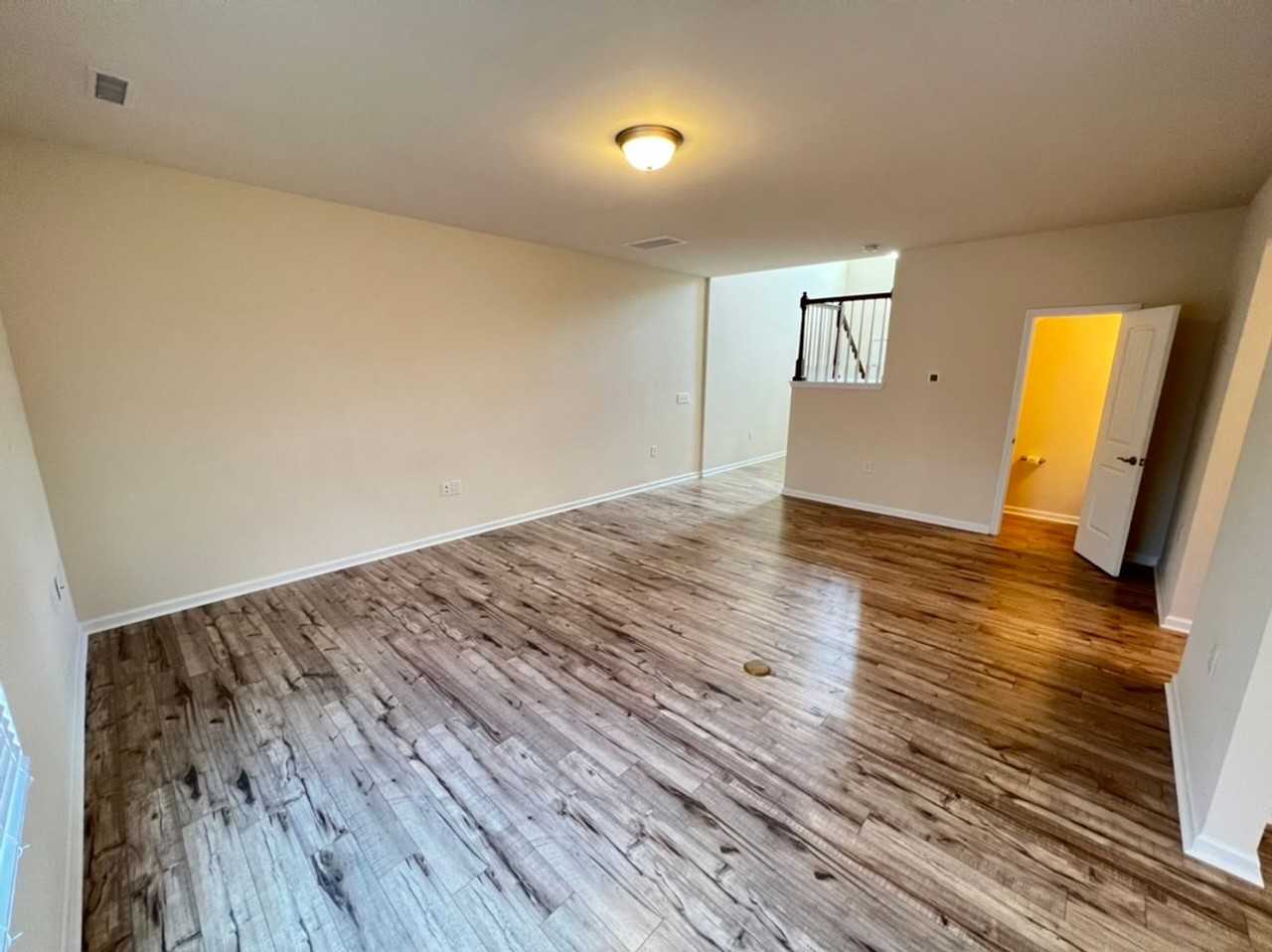 1012 Saffron Loop - Photo 3 of 20