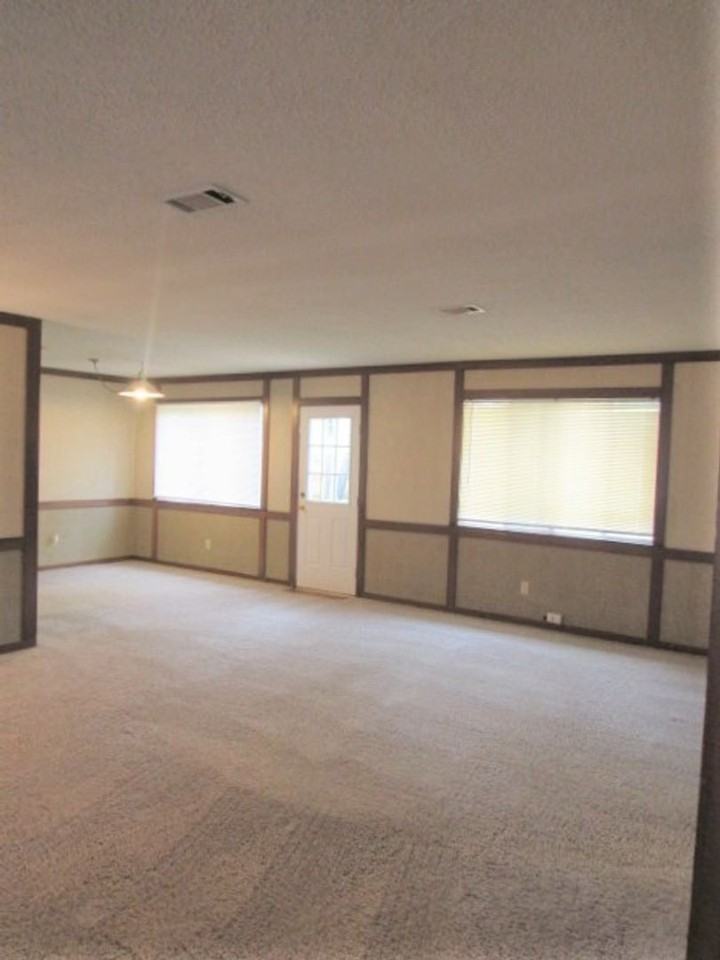 3460 Brookshire Dr - Photo 3 of 10