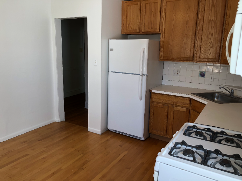 1210 W Nelson St #2 - Photo 6 of 27