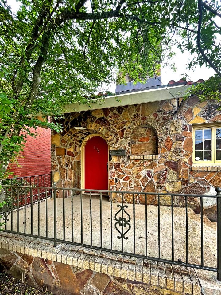 106 E Kaufman St #NA - Photo 3 of 13