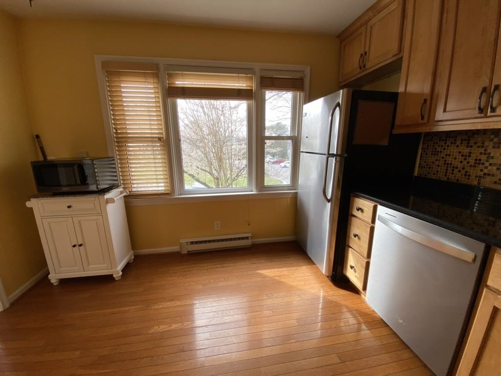 73 Boileau Ct - Photo 3 of 22