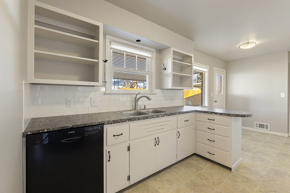 6216 W Robertson Dr #NA - Photo 2 of 10