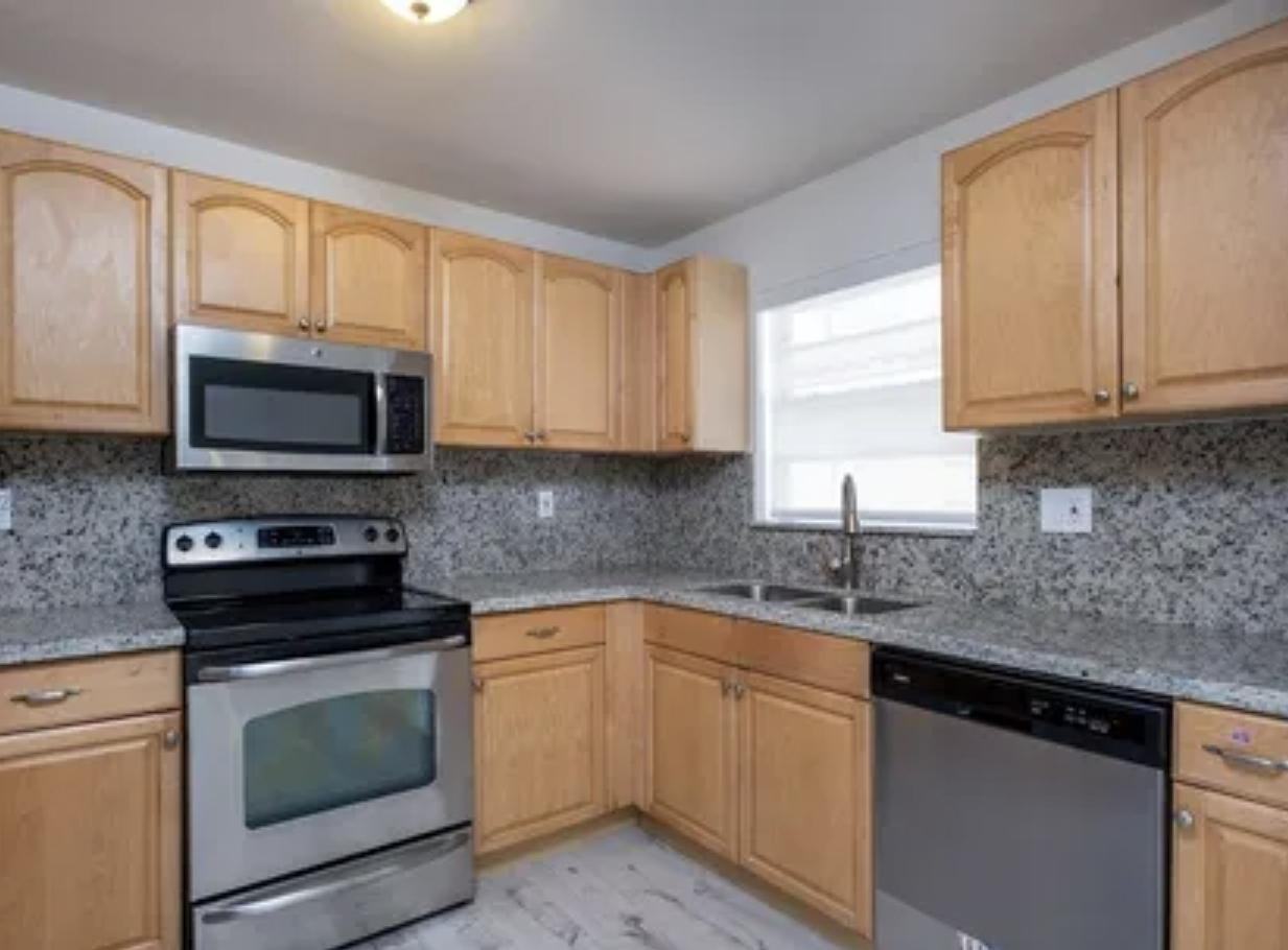 Ne 35th Ct - Photo 4 of 14