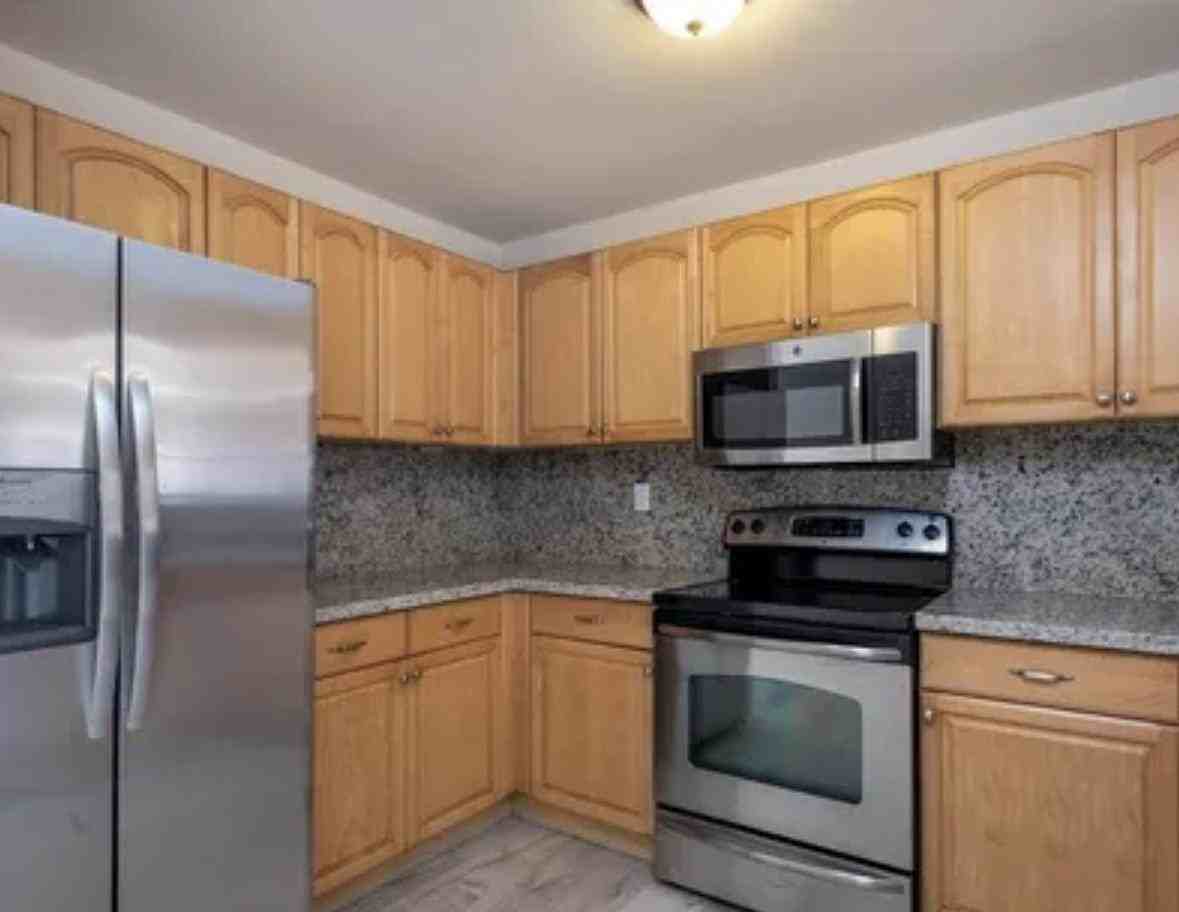 Ne 35th Ct - Photo 6 of 14