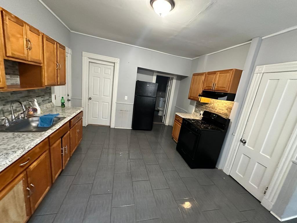 200 Ferry St #1 - Photo 6 of 16