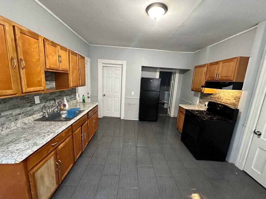 200 Ferry St #1 - Photo 7 of 16