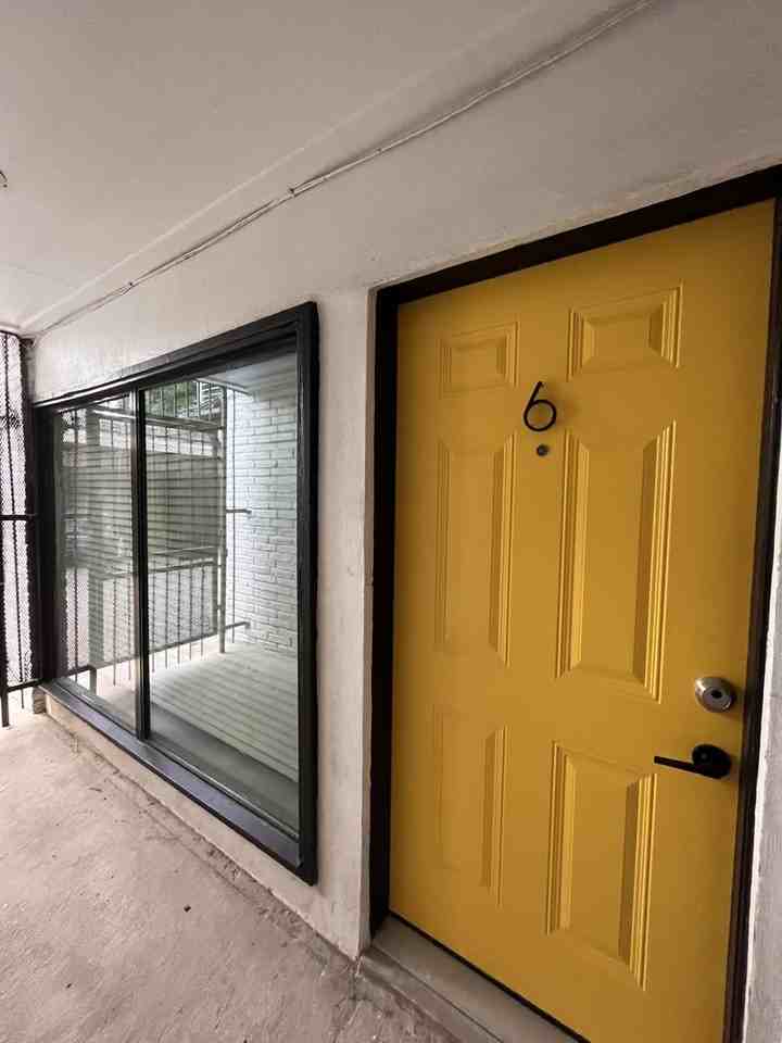 Dream Montrose - Photo 3 of 21