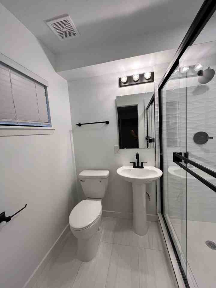 Dream Montrose - Photo 4 of 21