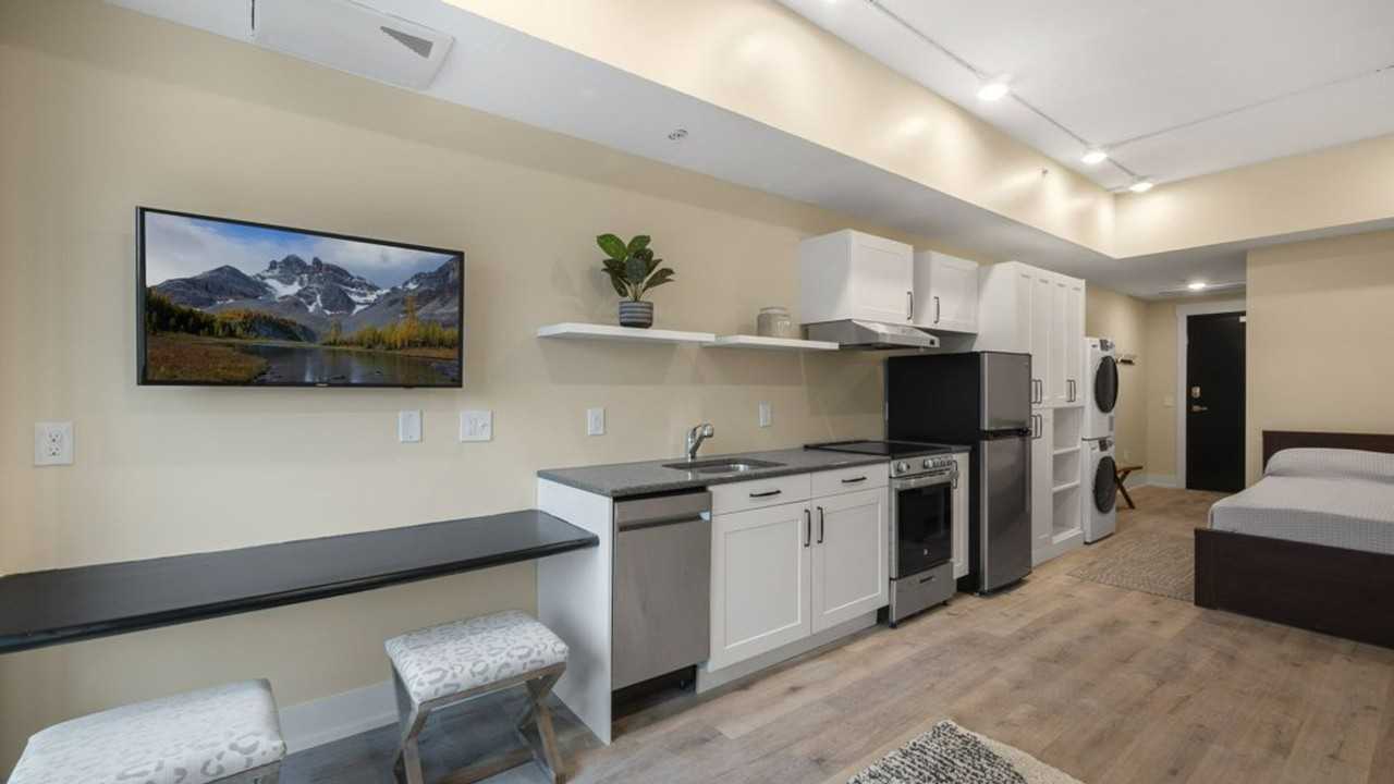 Beautiful Apartments West Grand Neighborhood - Photo 5 of 44