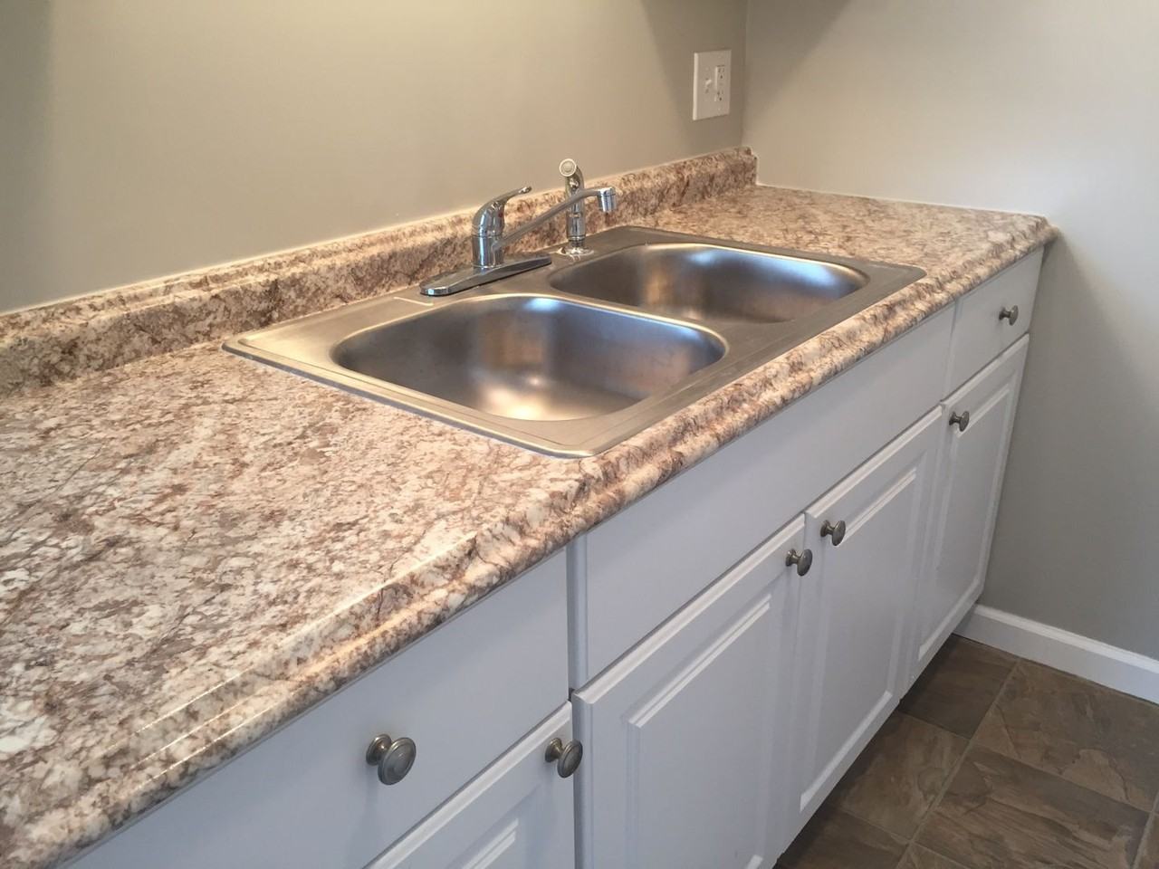 1 & 2 Bedrooms at Clearwater Apartments – Comfort & Convenience in Reading! - Photo 4 of 12