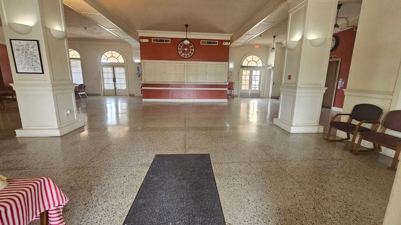 Schneider House - Photo 3 of 26