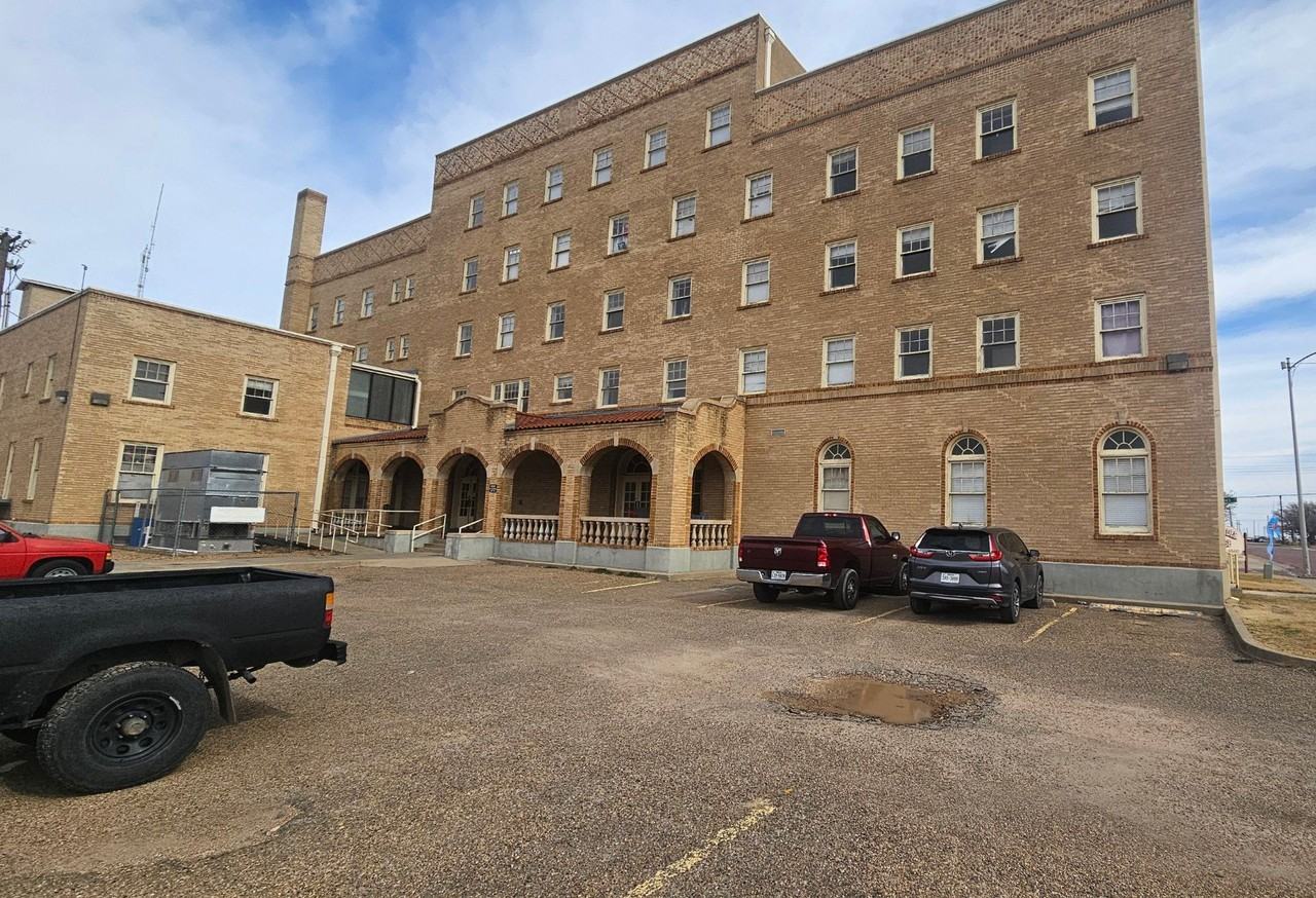 Schneider House - Photo 7 of 26