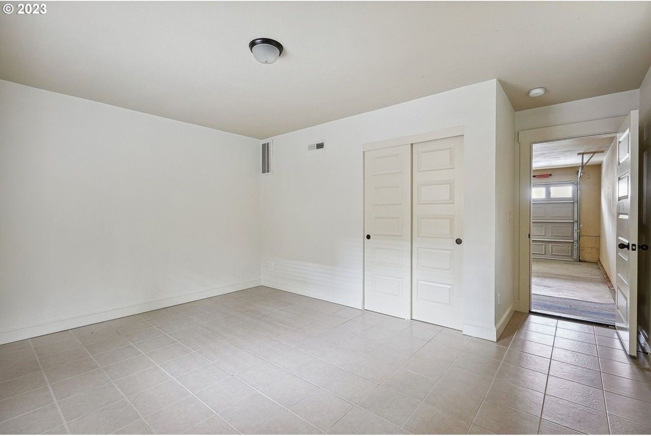 5331 Ne Cully Blvd - Photo 3 of 22