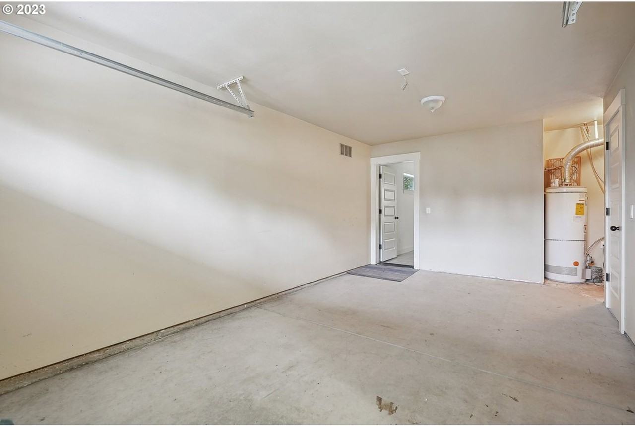5331 Ne Cully Blvd - Photo 5 of 22