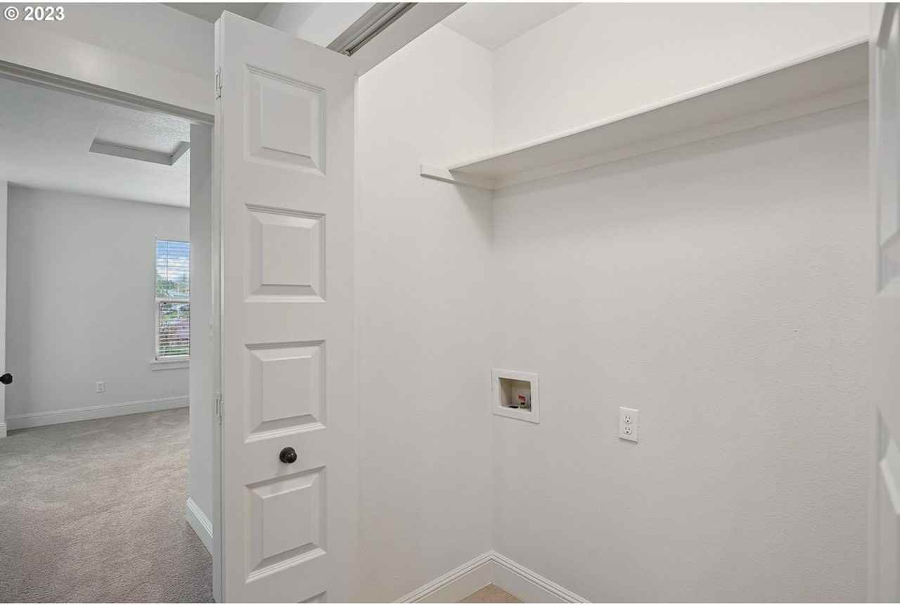 5331 Ne Cully Blvd - Photo 7 of 22