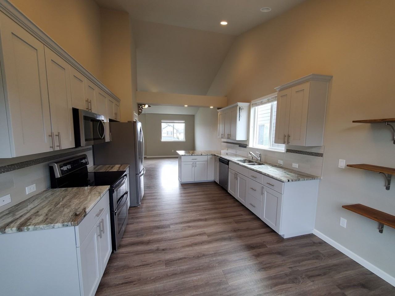 9952 Jackson St Se - Photo 3 of 50