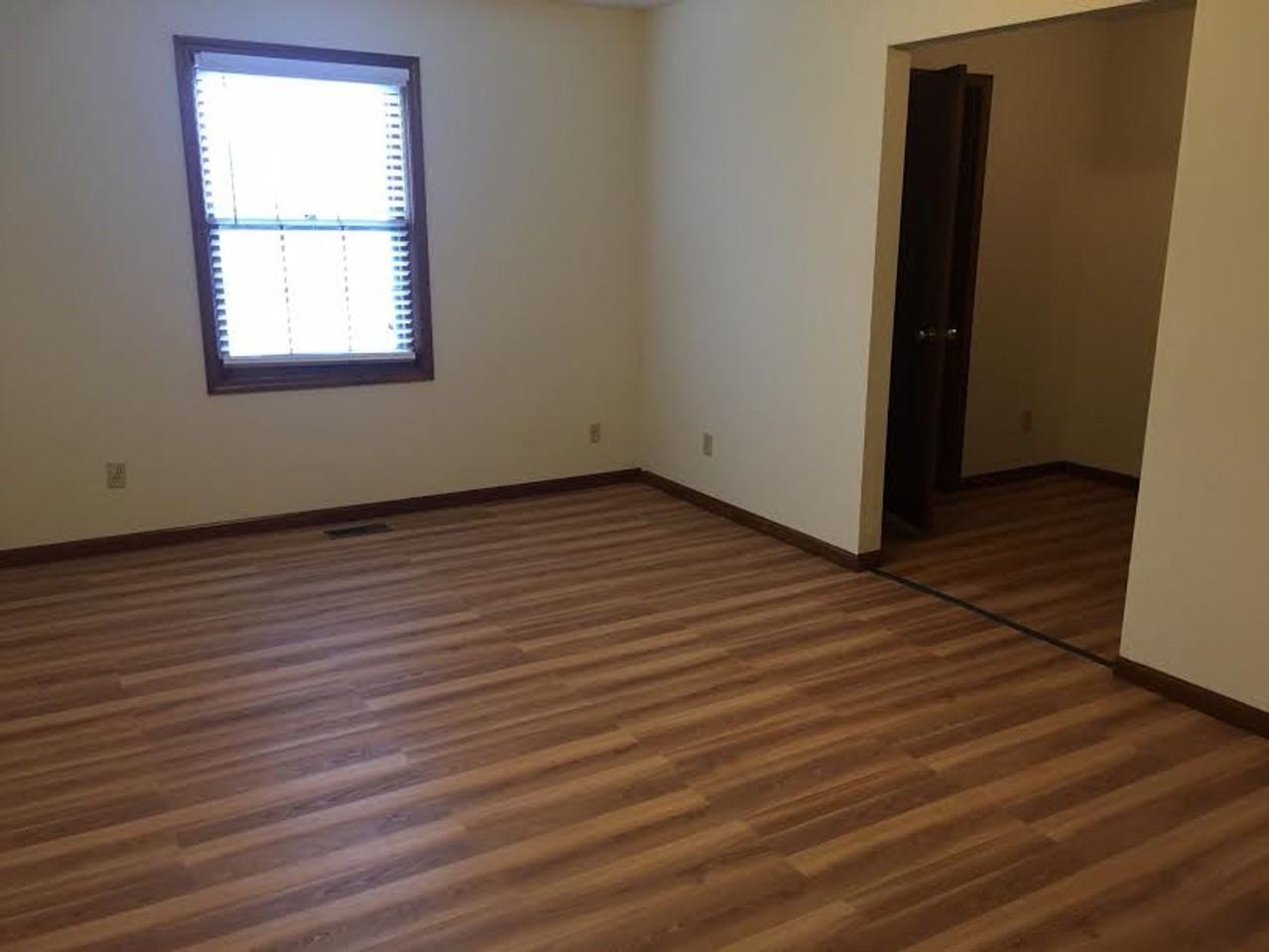 3028 Bainbridge Cir - Photo 2 of 26