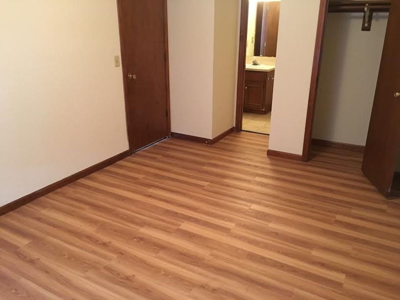 3028 Bainbridge Cir - Photo 4 of 26