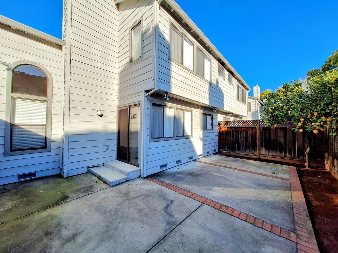 1206 Sierra Village Way - Photo 6 of 37