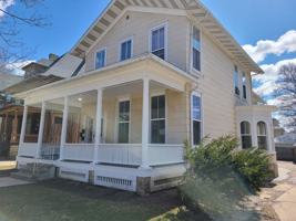 featured image of 612 E Court St