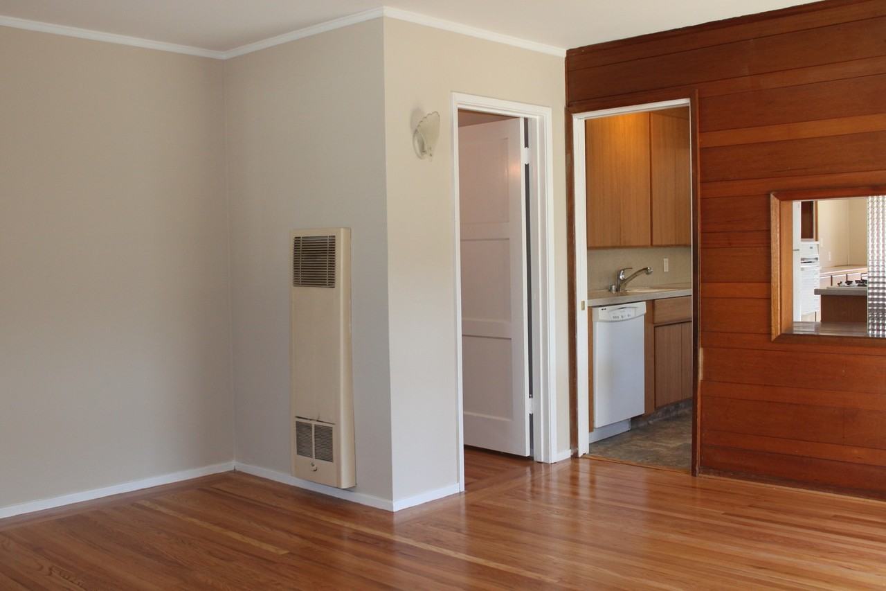 2348 Boxwood Dr - Photo 3 of 14