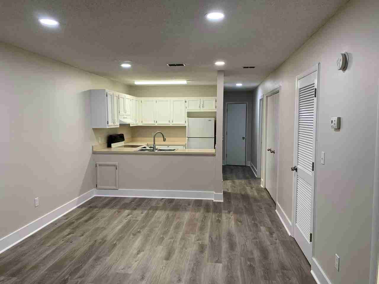 The Woodlands - Photo 2 of 37