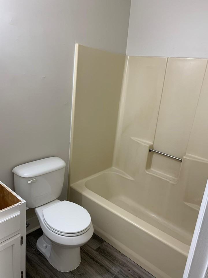 The Woodlands - Photo 5 of 37