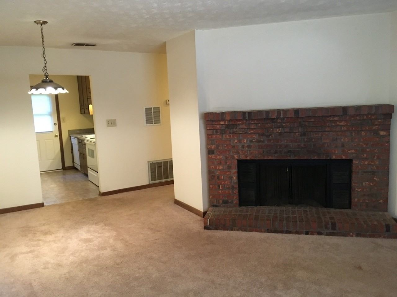 125/127 Windy Hill Court Duplex - Photo 2 of 16