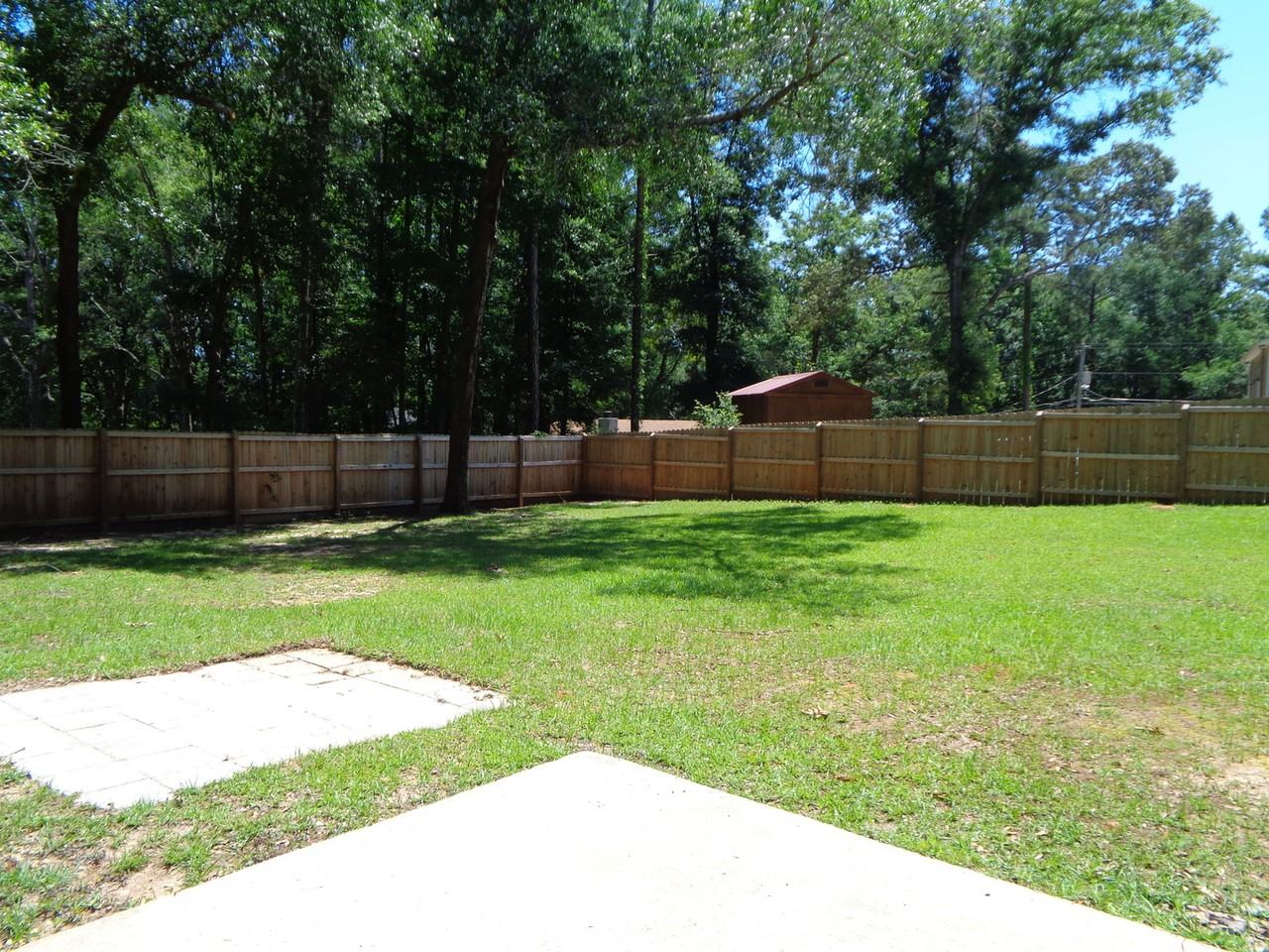 120 Crestview Dr - Photo 2 of 13